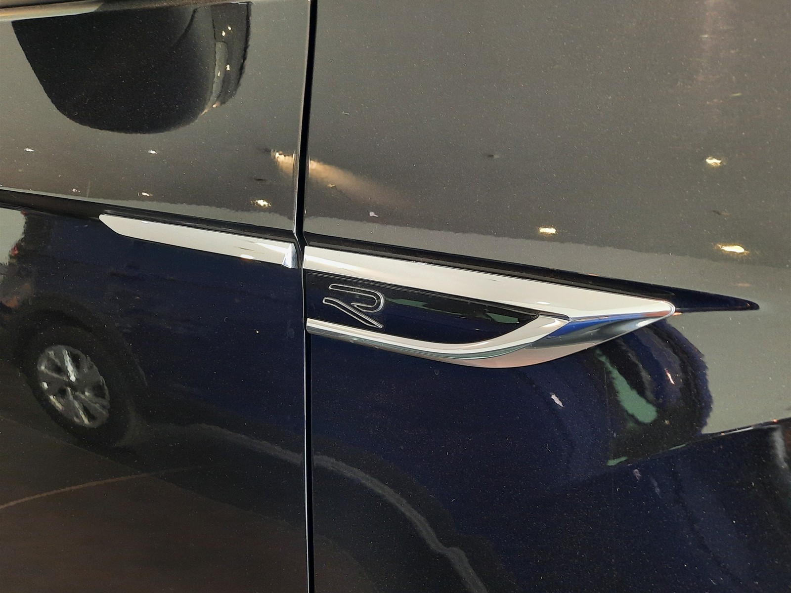 23 - Volkswagen T-Roc 2.0 tdi scr 150cv r line dsg