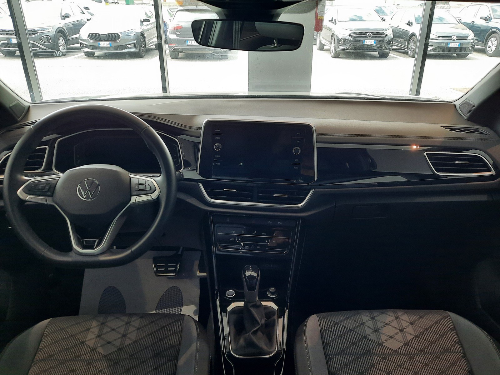 6 - Volkswagen T-Roc 2.0 tdi scr 150cv r line dsg