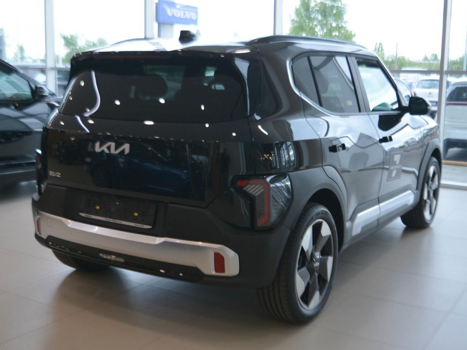 3 - Kia EV2 42,2 kwh earth