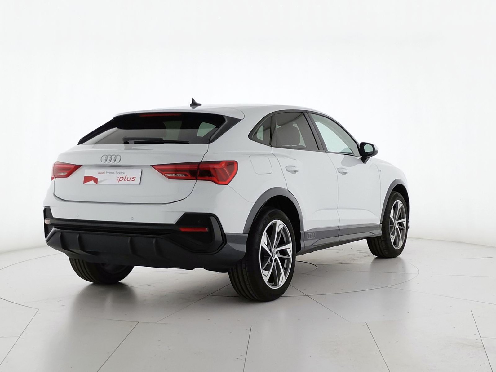 2 - Audi Q3 sportback 35 1.5 tfsi evo2 s line edition s tronic
