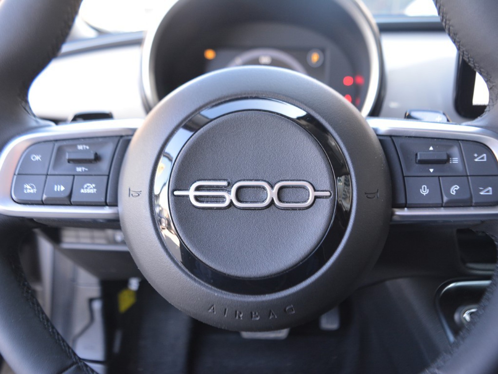 16 - Fiat 600 1.2 hybrid 145cv edct