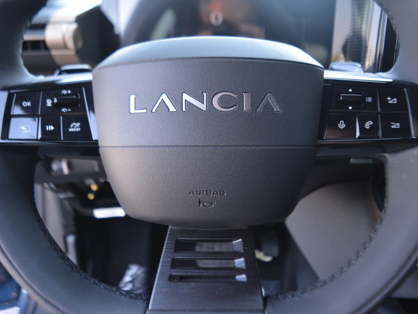 17 - Lancia Ypsilon 1.2 mhev 110cv lx e-dct