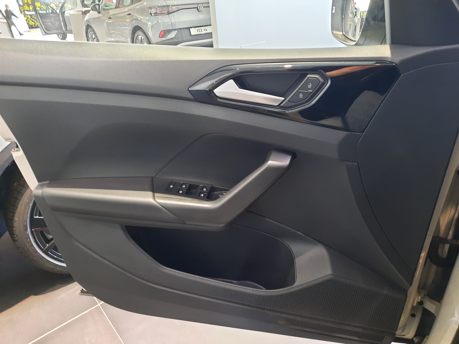 15 - Volkswagen T-Cross 1.0 tsi 95cv style