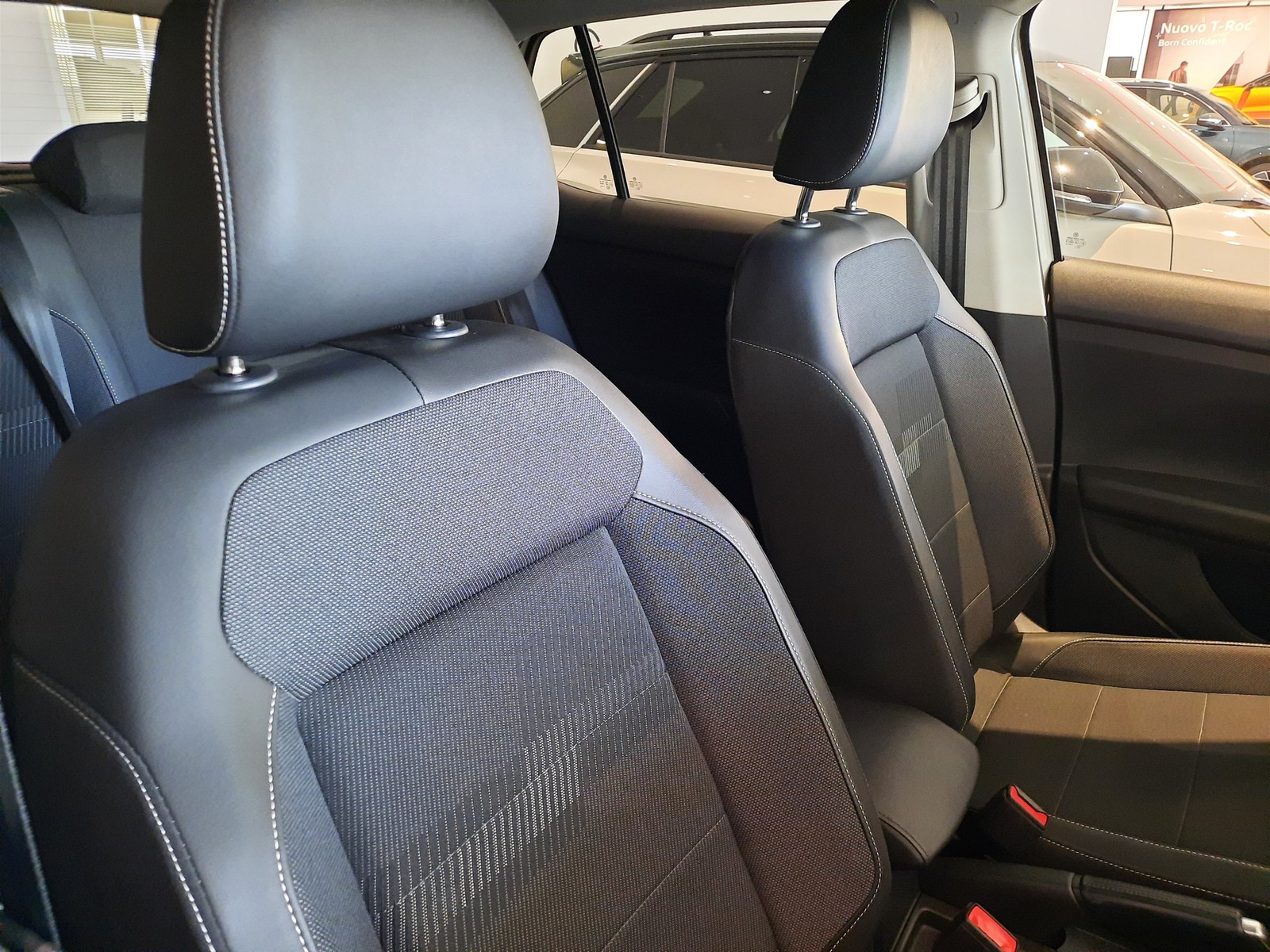 16 - Volkswagen T-Cross 1.0 tsi 95cv style