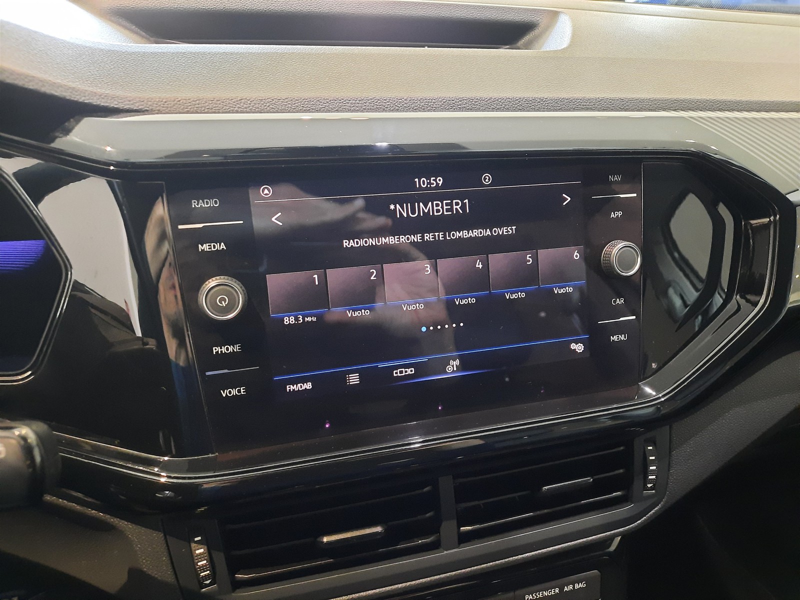 10 - Volkswagen T-Cross 1.0 tsi 95cv style