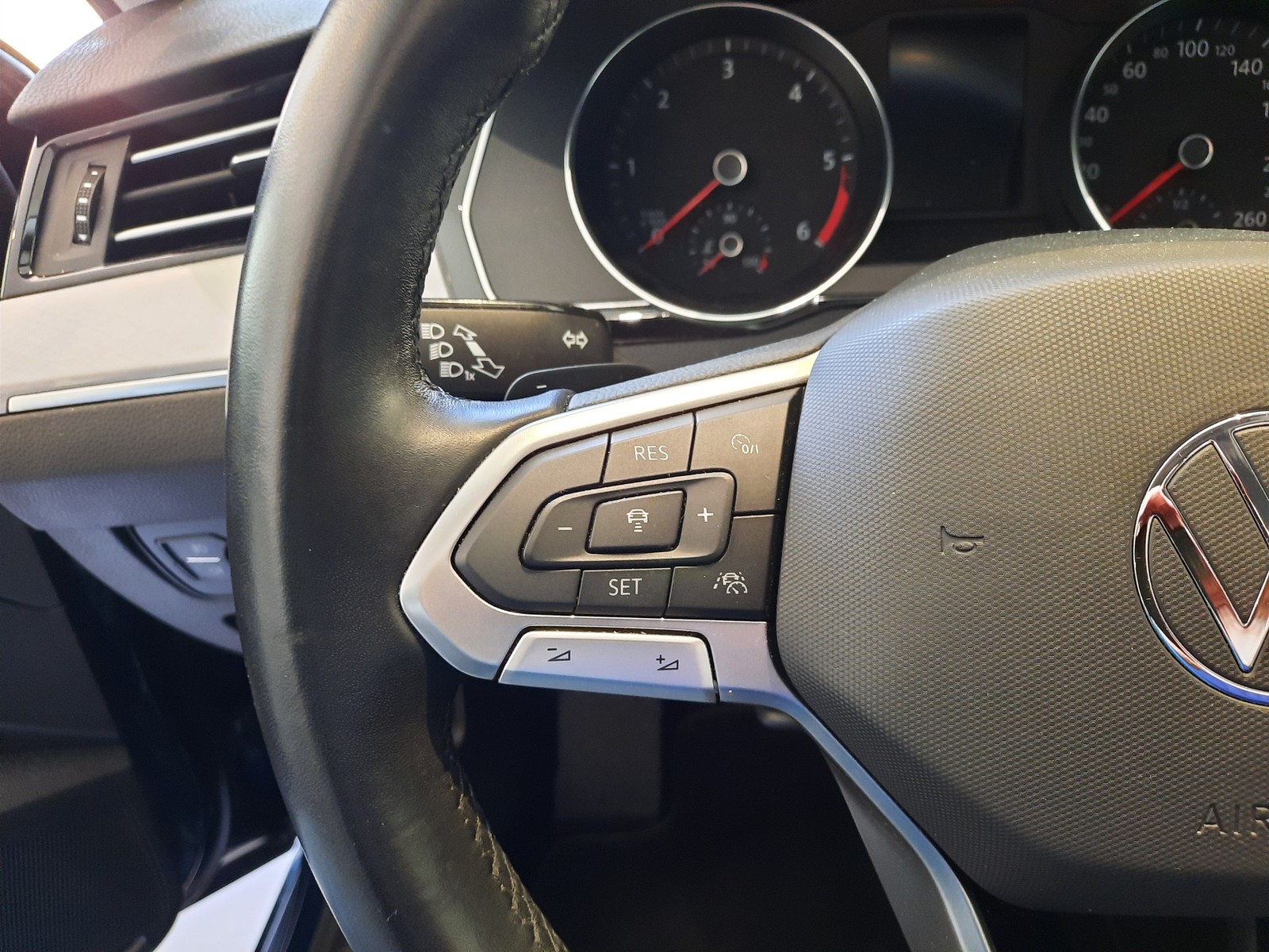 15 - Volkswagen Passat variant 2.0 tdi scr evo 150cv business dsg