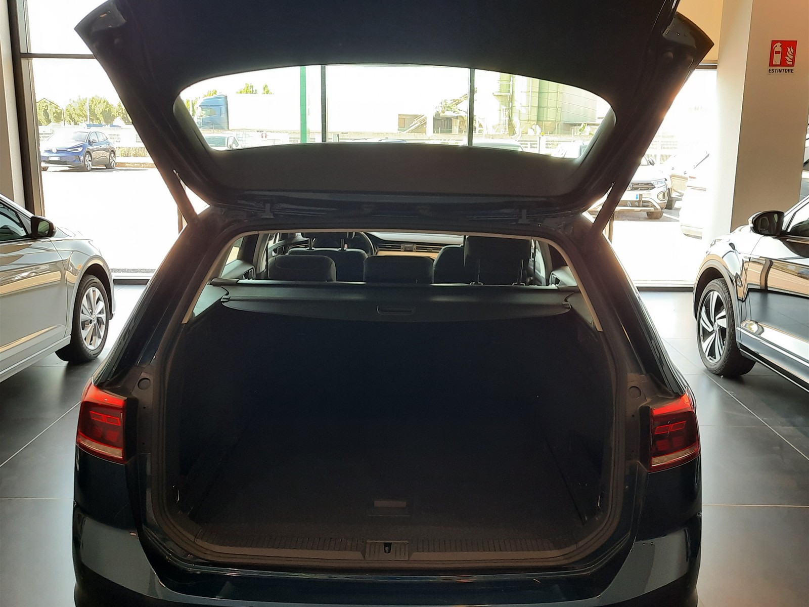 18 - Volkswagen Passat variant 2.0 tdi scr evo 150cv business dsg