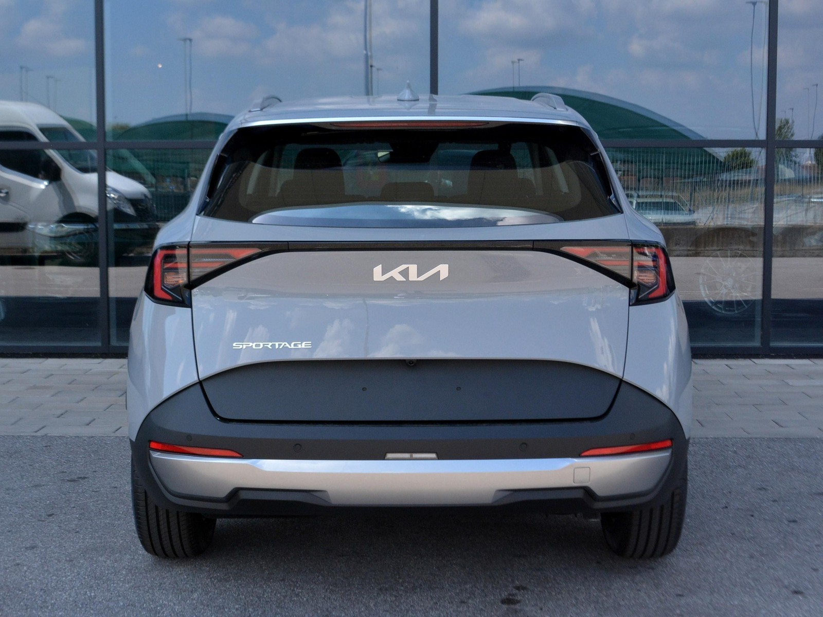 4 - Kia Sportage 1.6 crdi mhev business dct7