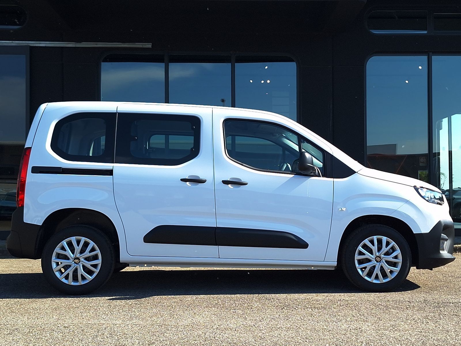 4 - Fiat Professional Doblò combi n1 1.5 diesel 100cv