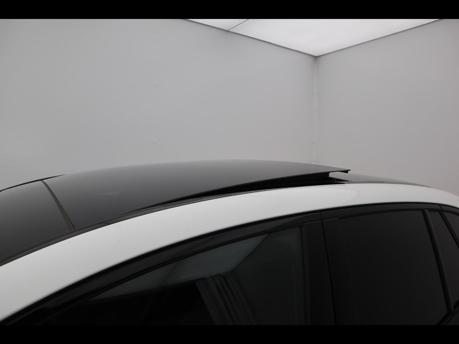 22 - Mercedes EQE suv 350 amg line premium 4matic