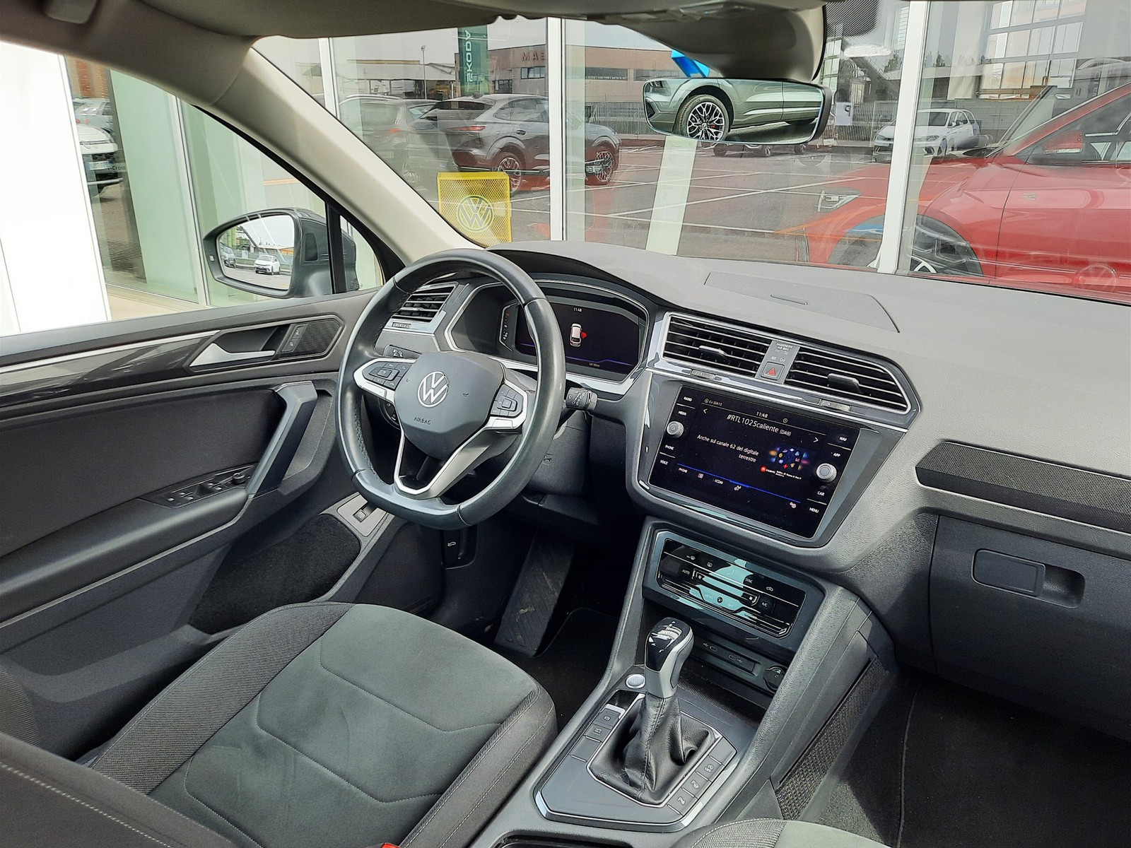 6 - Volkswagen Tiguan 2.0 tdi scr 150cv elegance dsg