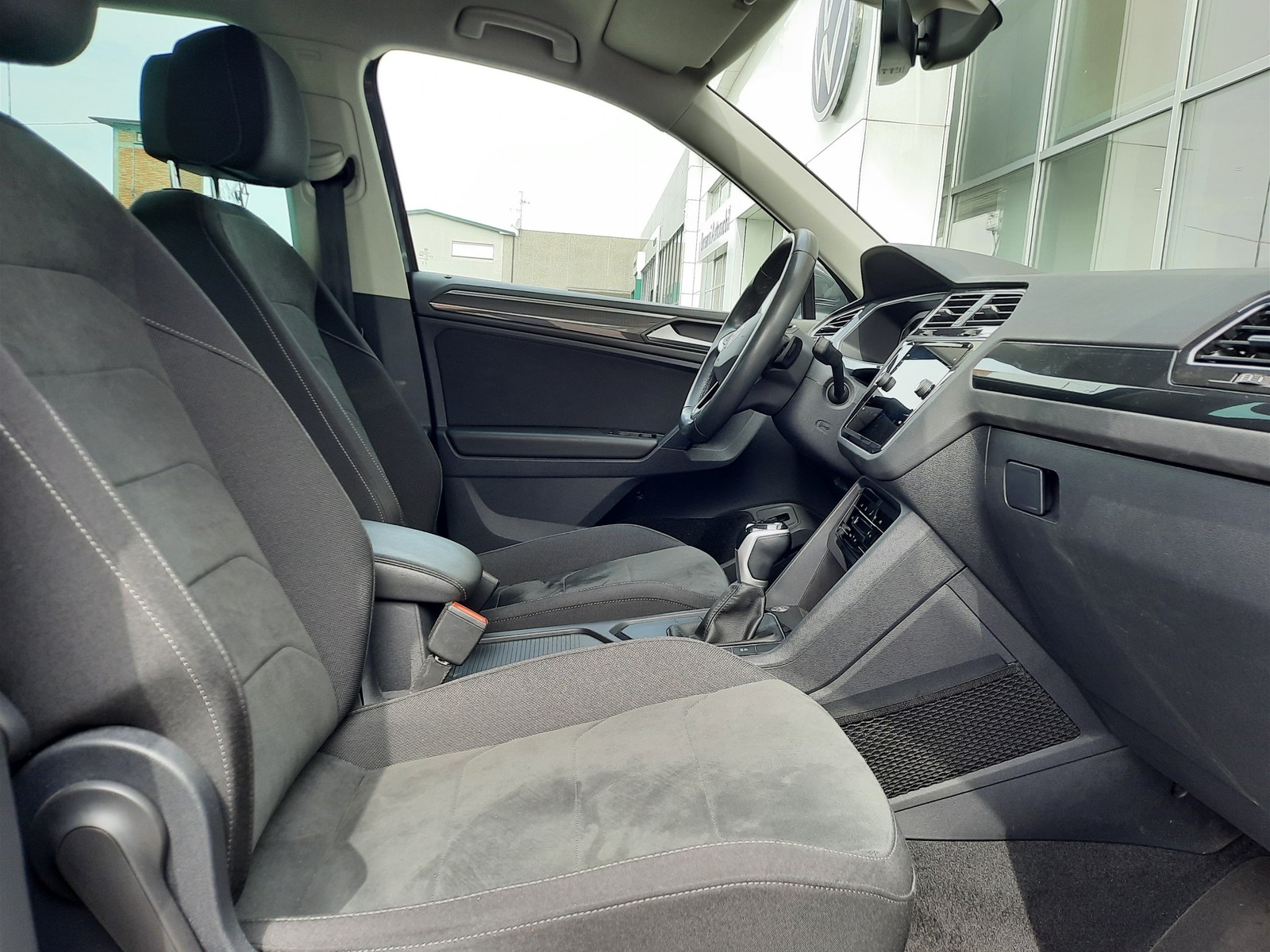 9 - Volkswagen Tiguan 2.0 tdi scr 150cv elegance dsg
