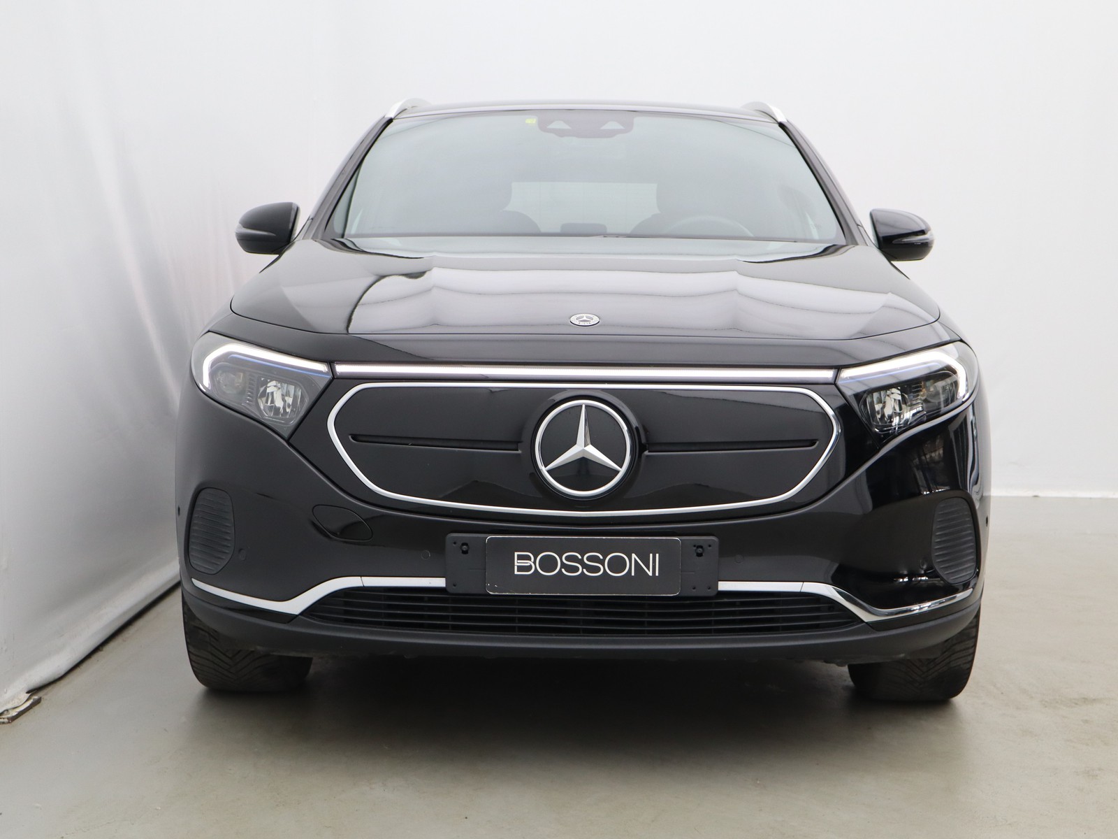 2 - Mercedes EQA 250+ sport plus