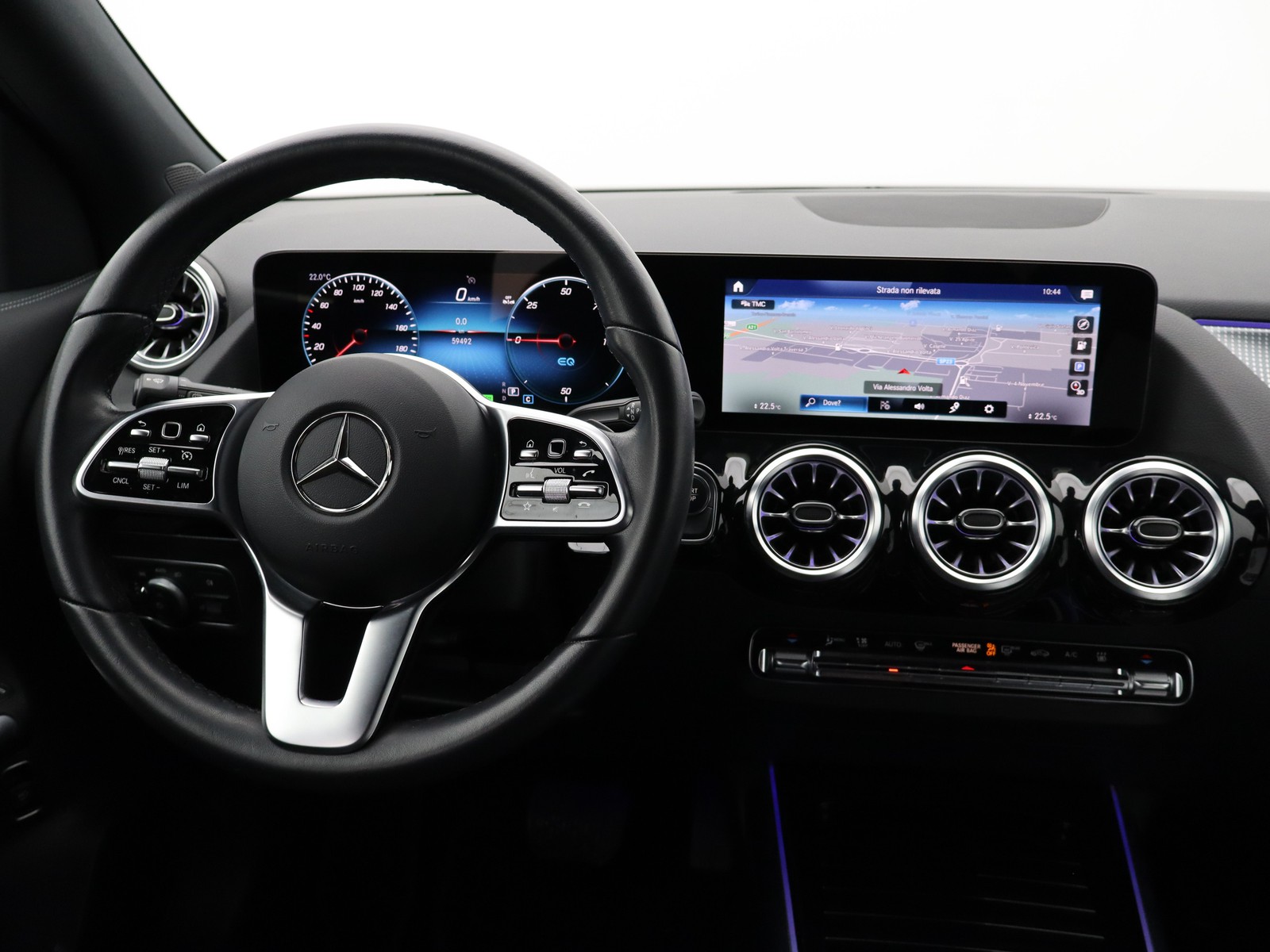 12 - Mercedes EQA 250+ sport plus