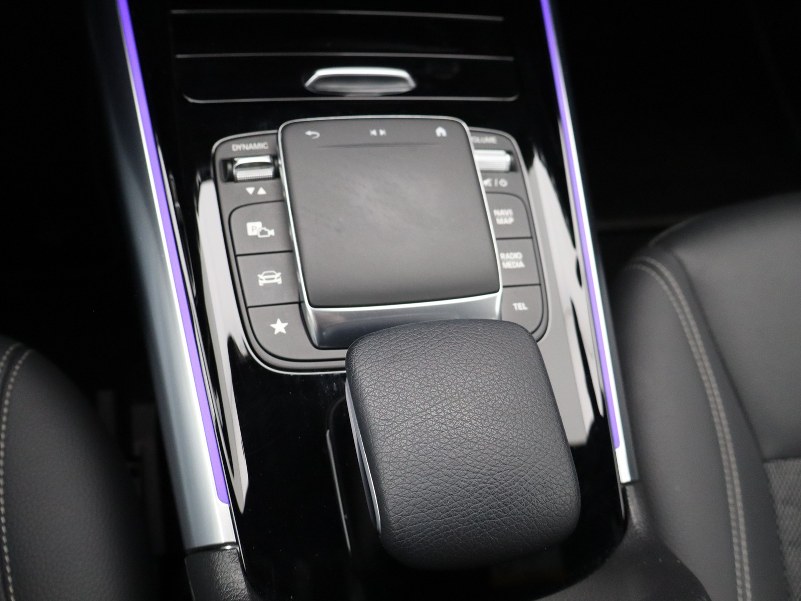 14 - Mercedes EQA 250+ sport plus