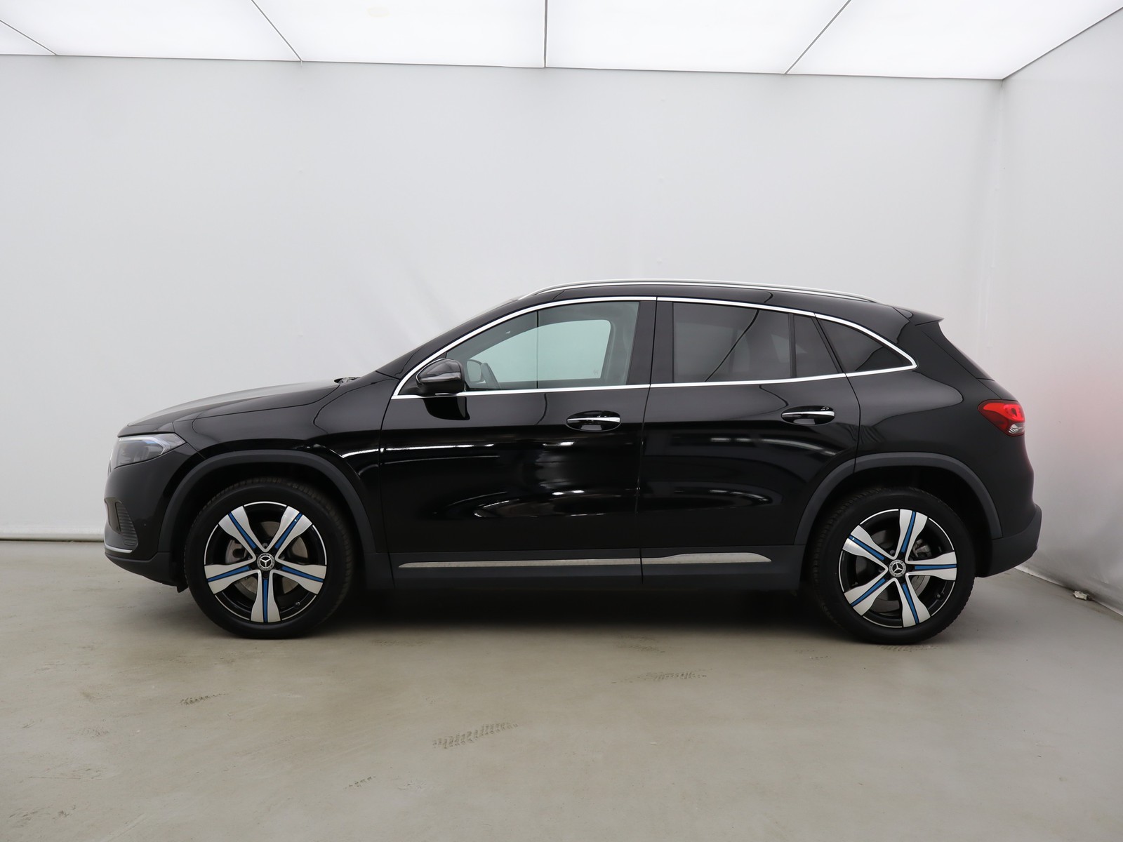 3 - Mercedes EQA 250+ sport plus