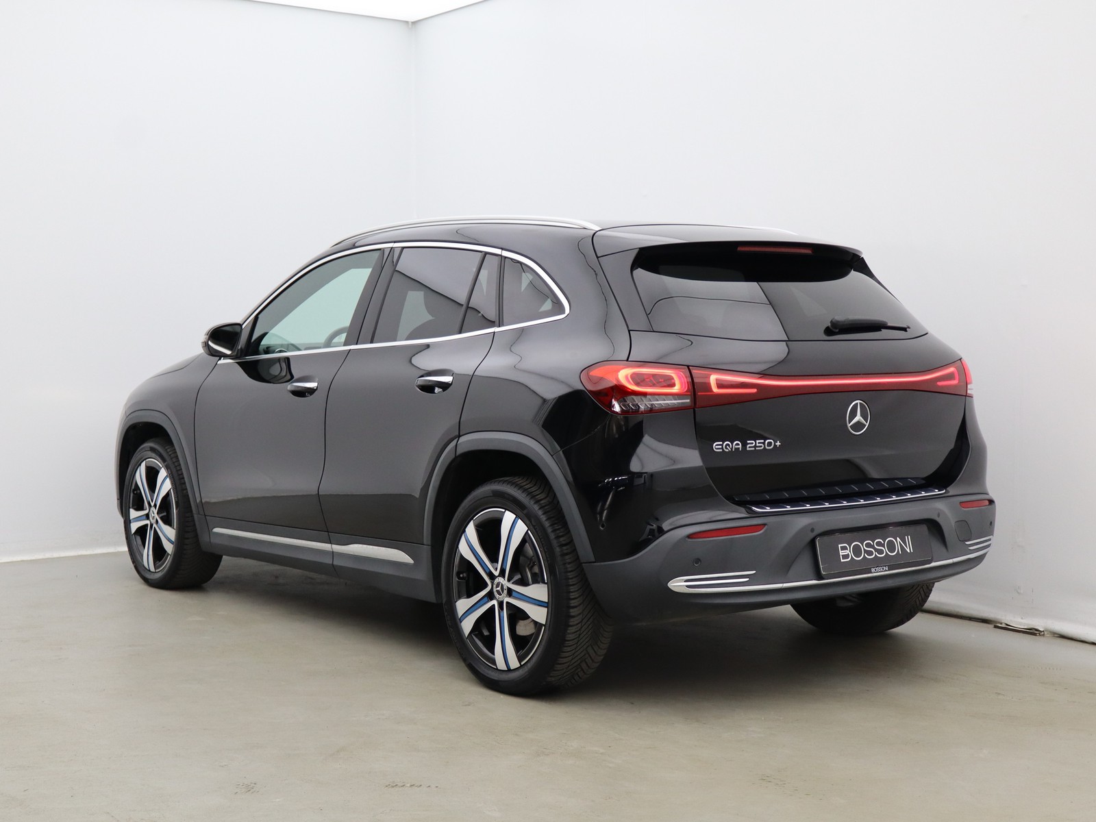 5 - Mercedes EQA 250+ sport plus