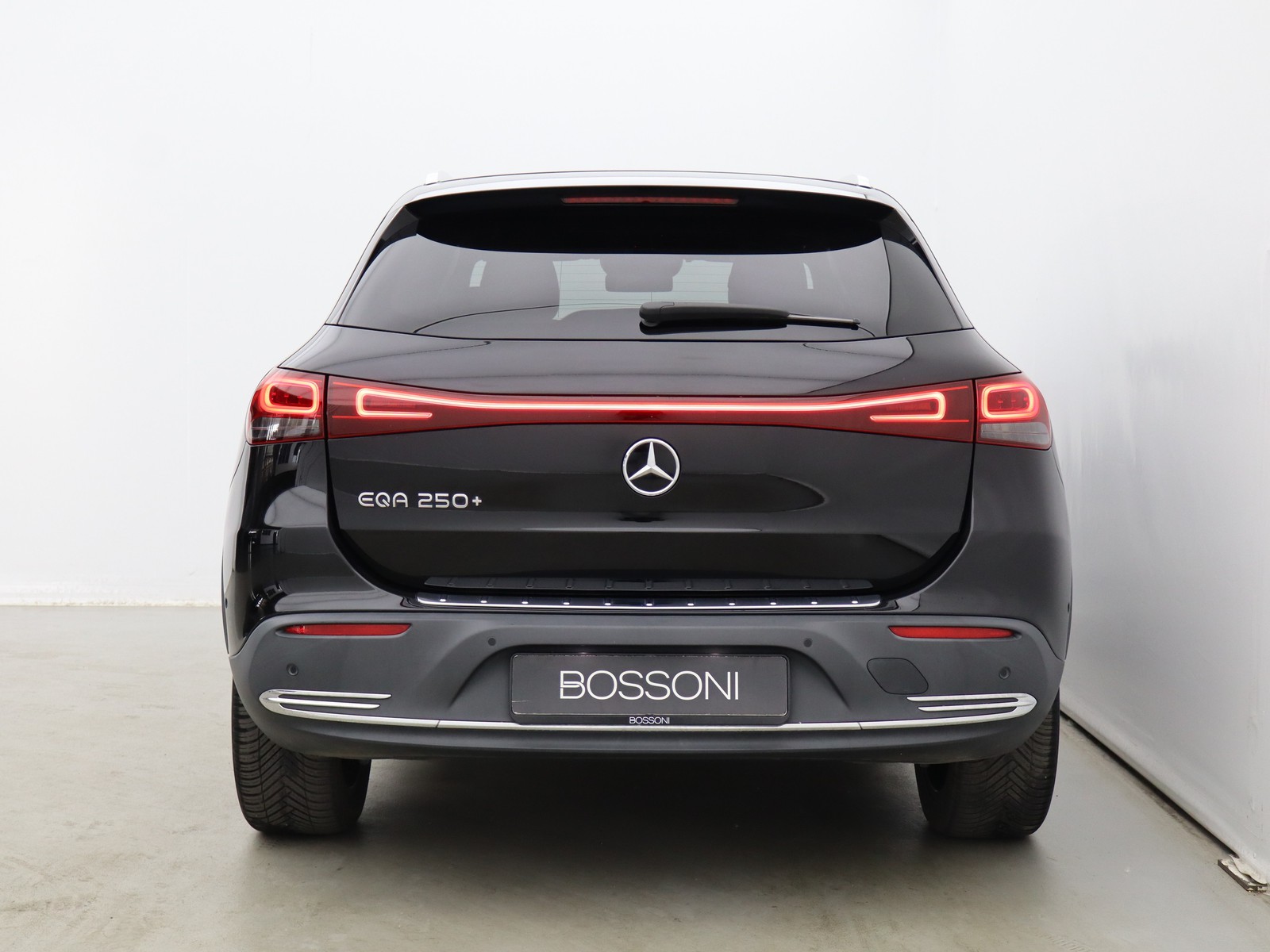 6 - Mercedes EQA 250+ sport plus