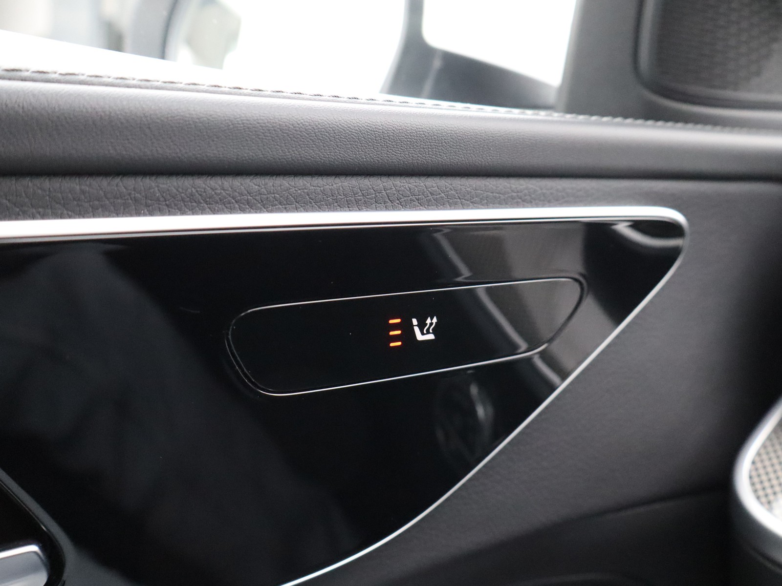 14 - Mercedes Classe C station wagon all-terrain 220 d mild hybrid premium 4matic 9g-tronic