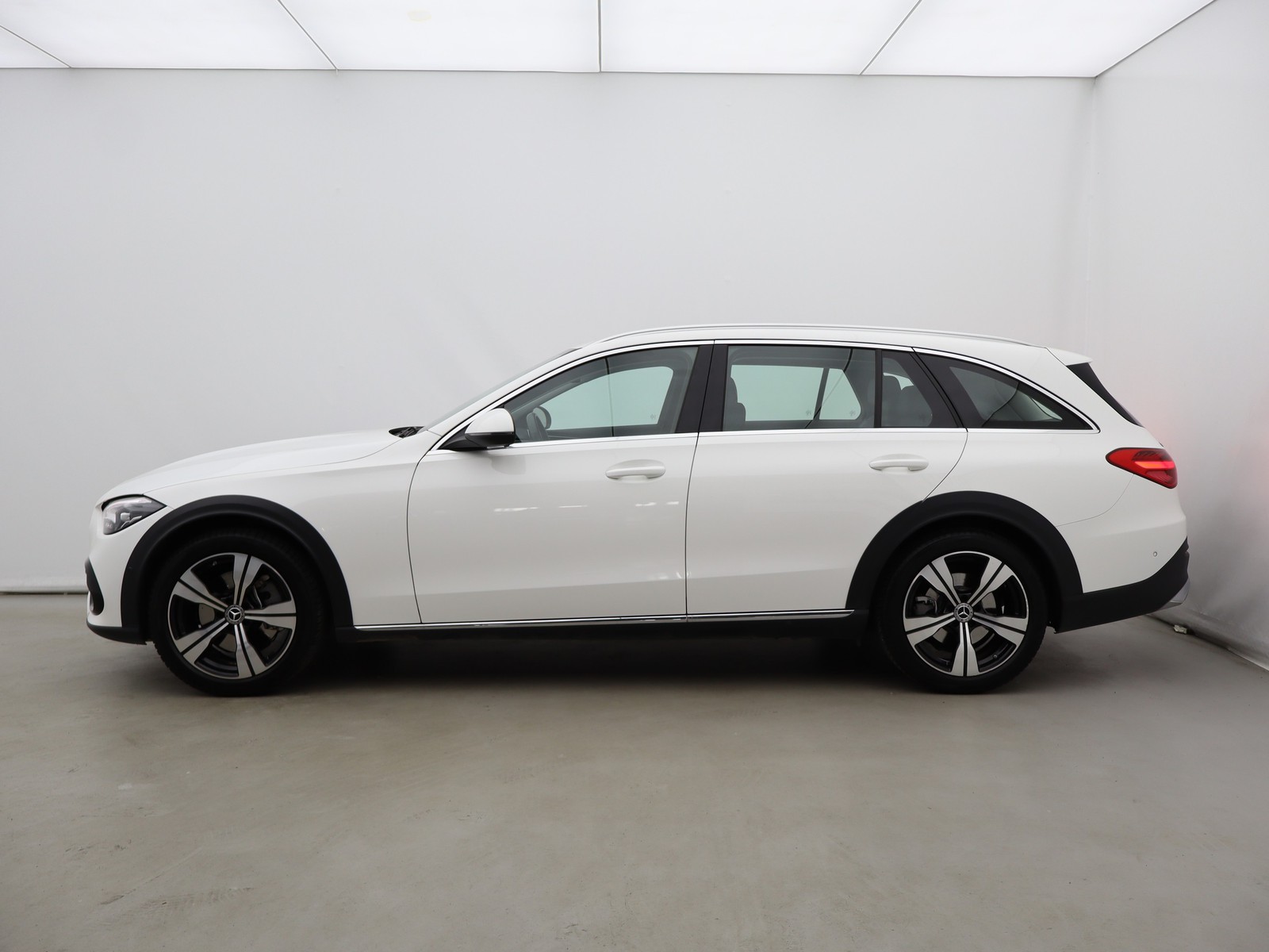 3 - Mercedes Classe C station wagon all-terrain 220 d mild hybrid premium 4matic 9g-tronic