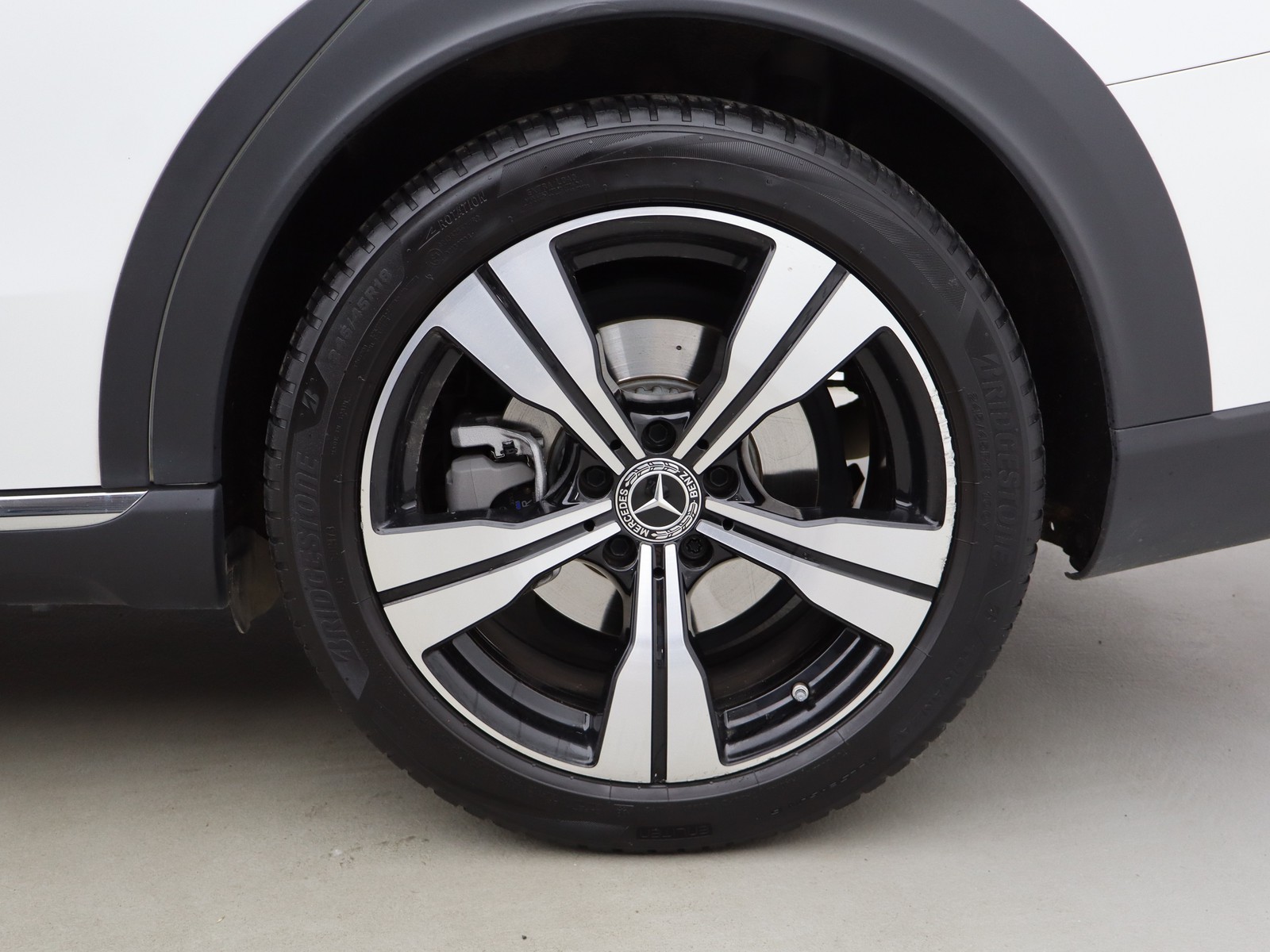 4 - Mercedes Classe C station wagon all-terrain 220 d mild hybrid premium 4matic 9g-tronic