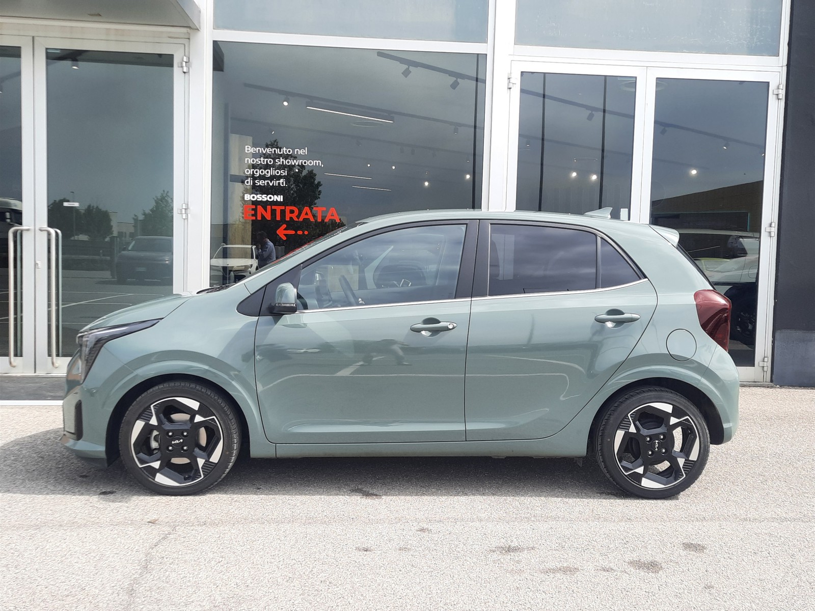 3 - Kia Picanto 1.0 mpi urban