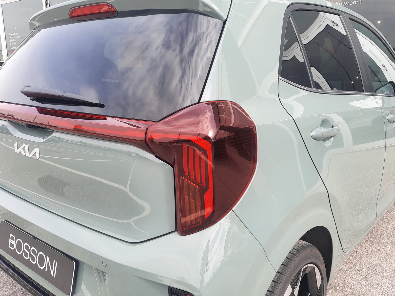 23 - Kia Picanto 1.0 mpi urban