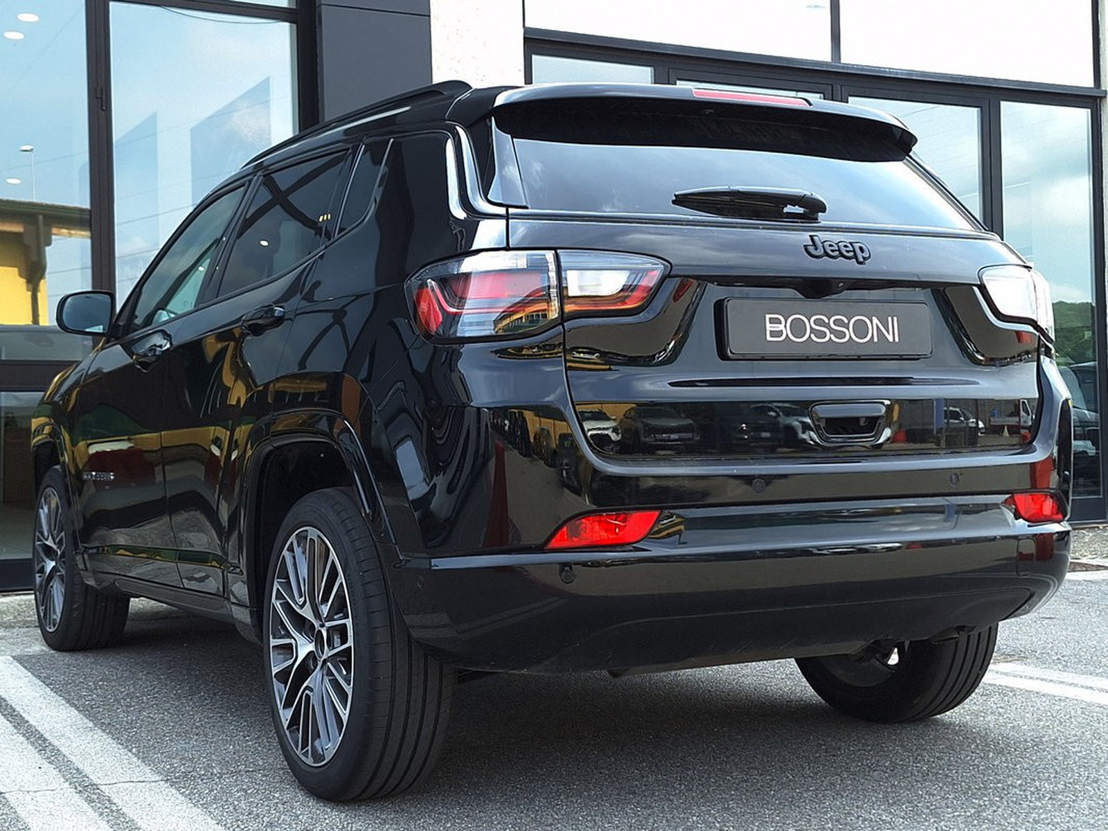 8 - Jeep Compass 1.5 turbo t4 mhev 130cv summit 2wd