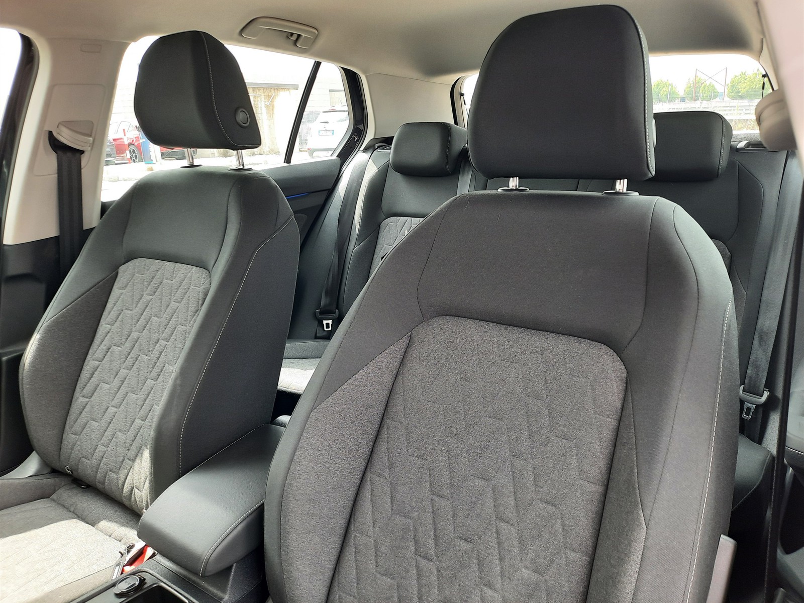 17 - Volkswagen Golf 2.0 tdi scr 115cv life