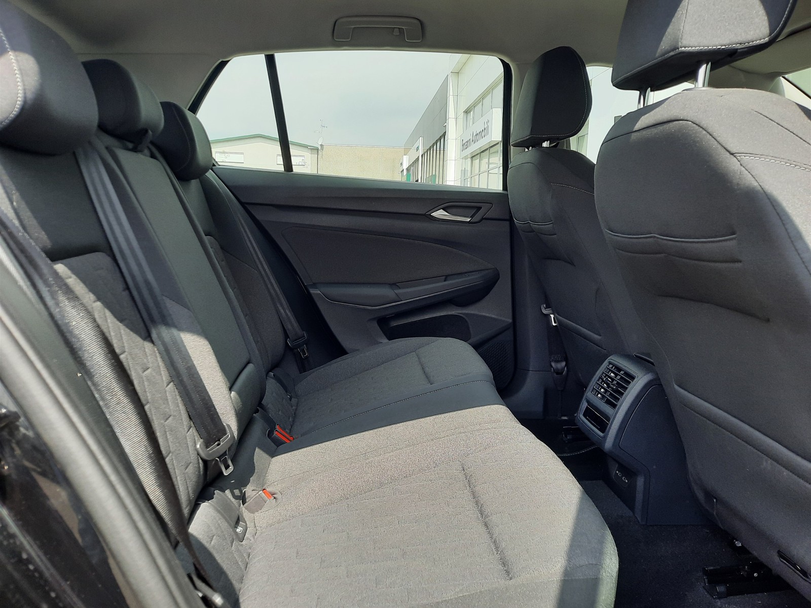 18 - Volkswagen Golf 2.0 tdi scr 115cv life