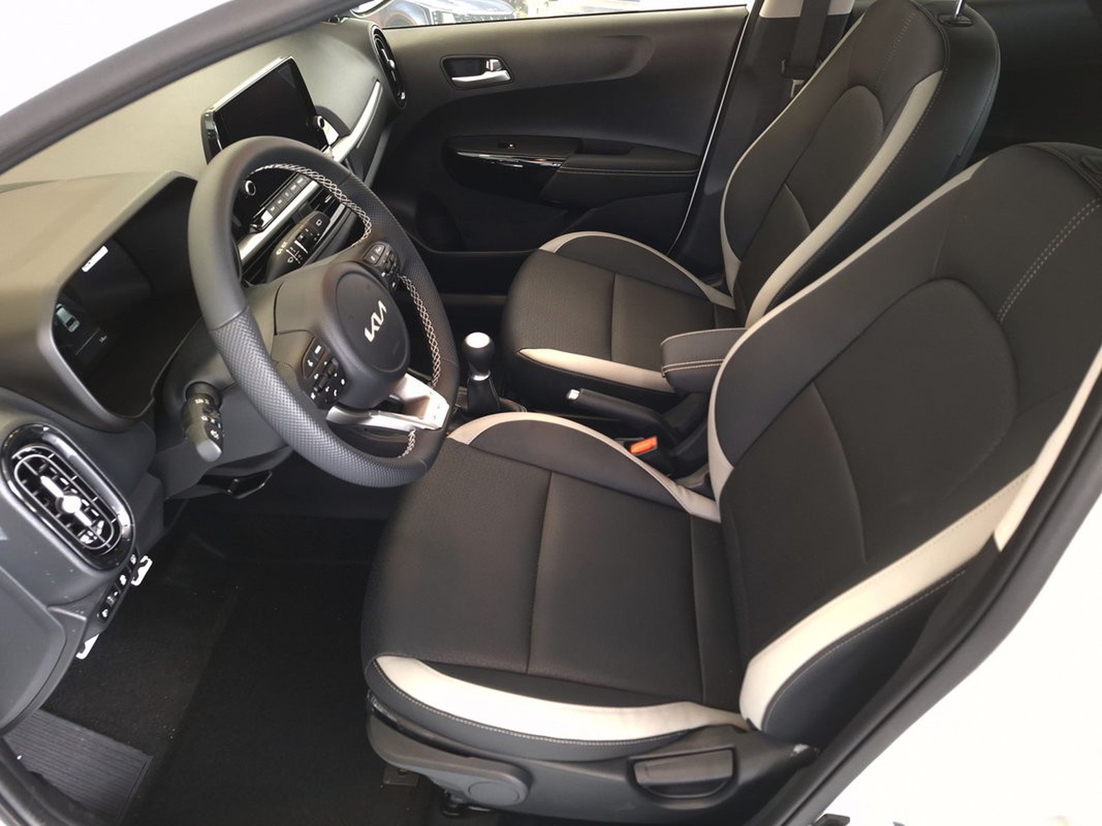 11 - Kia Picanto 1.0 gdi gt-line