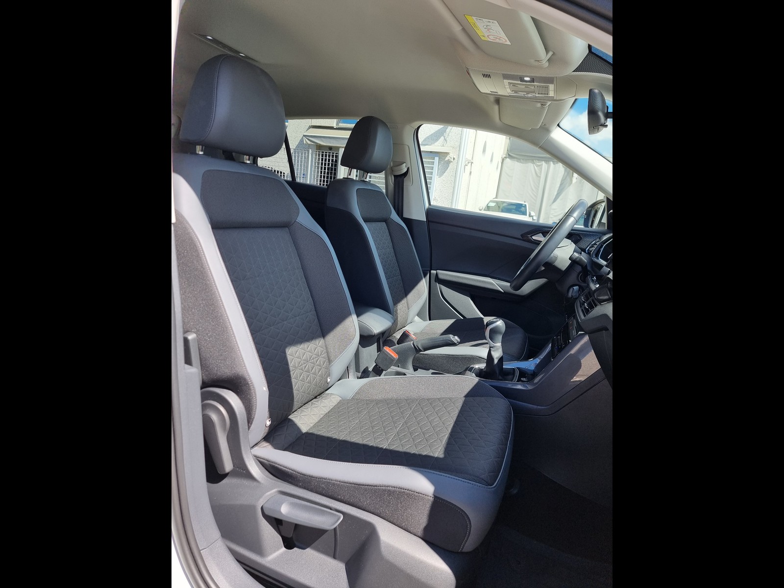 12 - Volkswagen T-Cross 1.0 tsi 110cv advanced