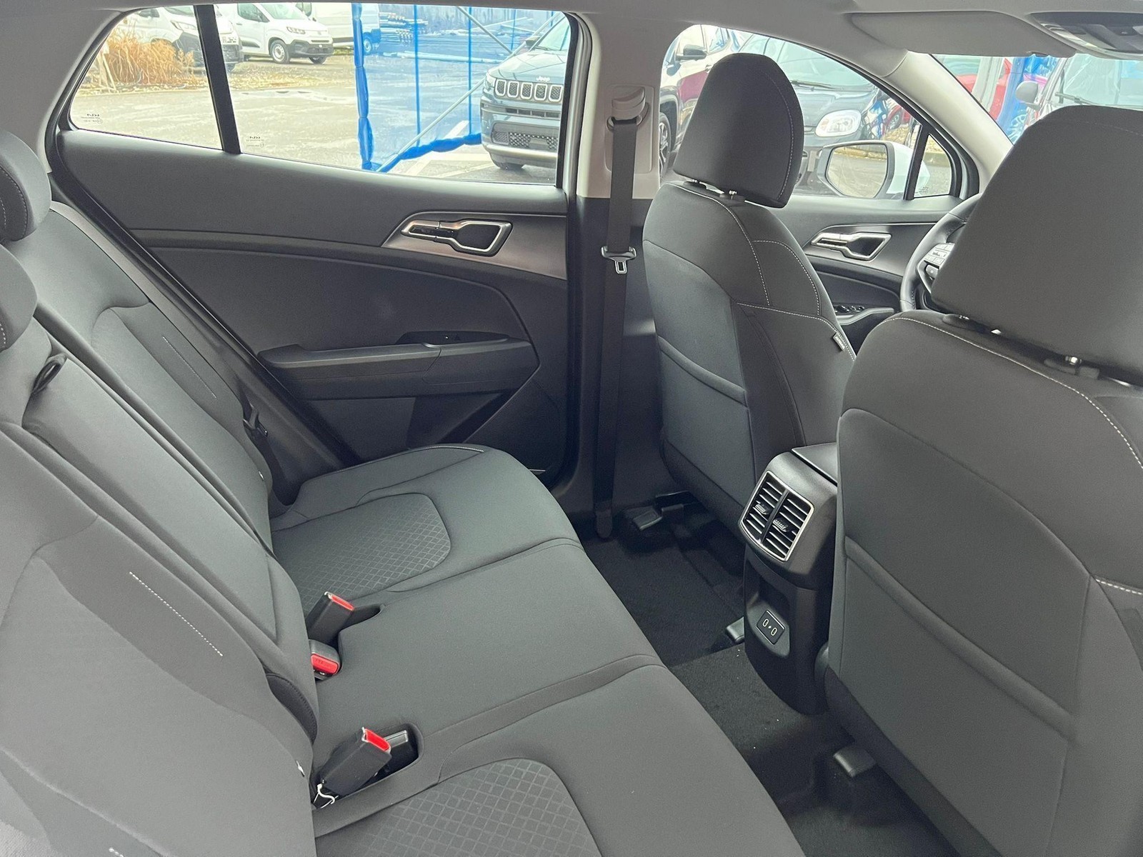 9 - Kia Sportage 1.6 crdi mhev business dct7