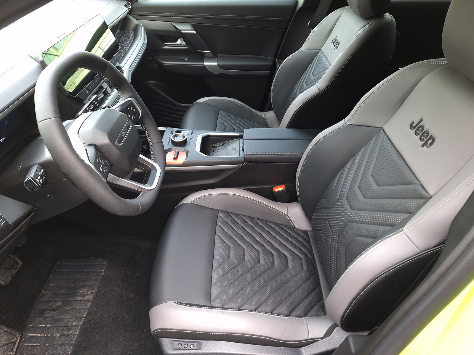 11 - Jeep Compass 1.2 turbo e-hybrid mhev 145cv first edition fwd edct6