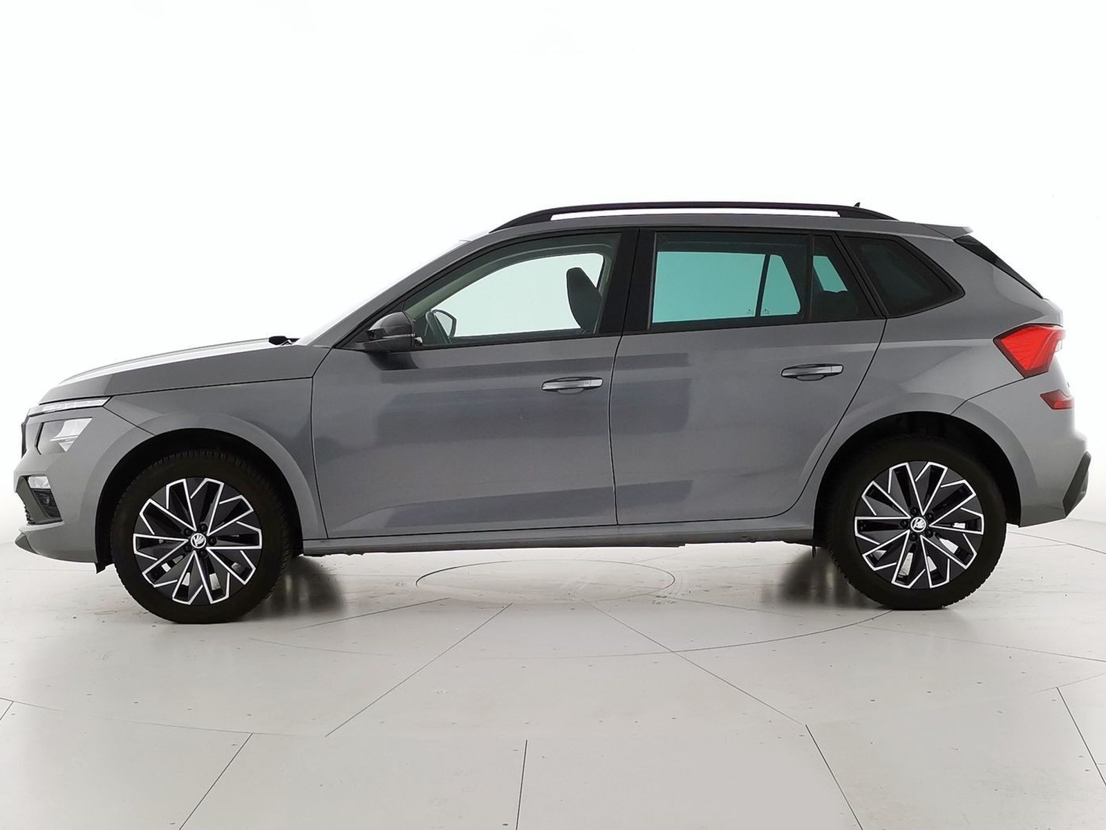 3 - Skoda Kamiq 1.0 tsi 115cv black dots dsg
