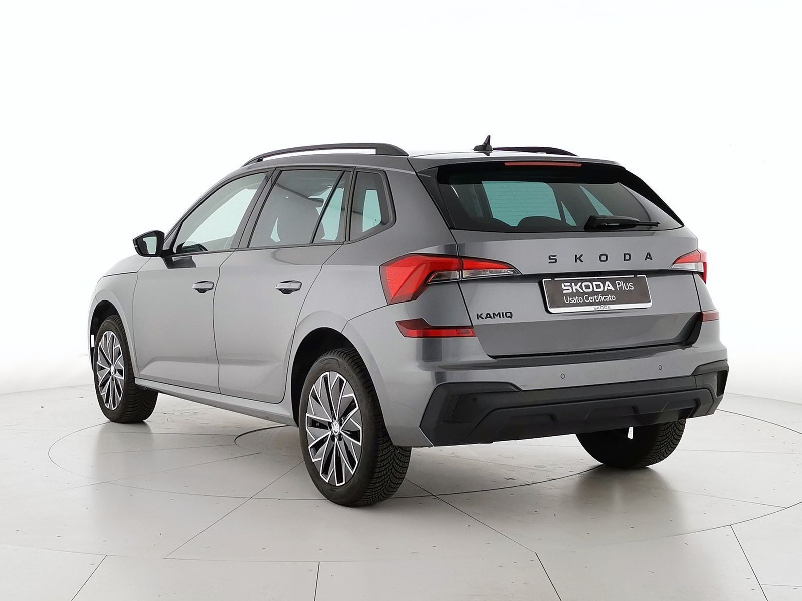 4 - Skoda Kamiq 1.0 tsi 115cv black dots dsg