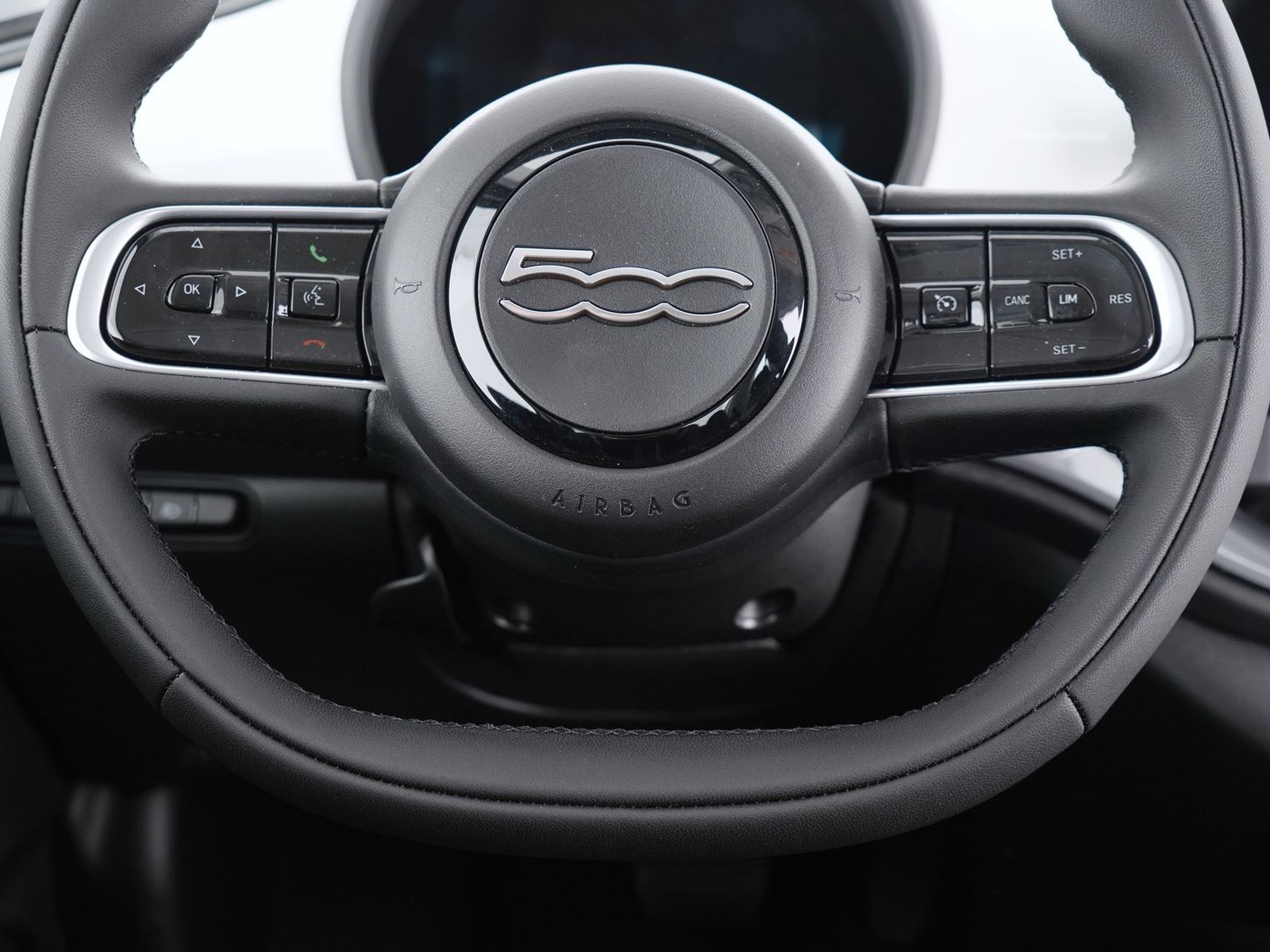 15 - Fiat 500 500e 42 kwh