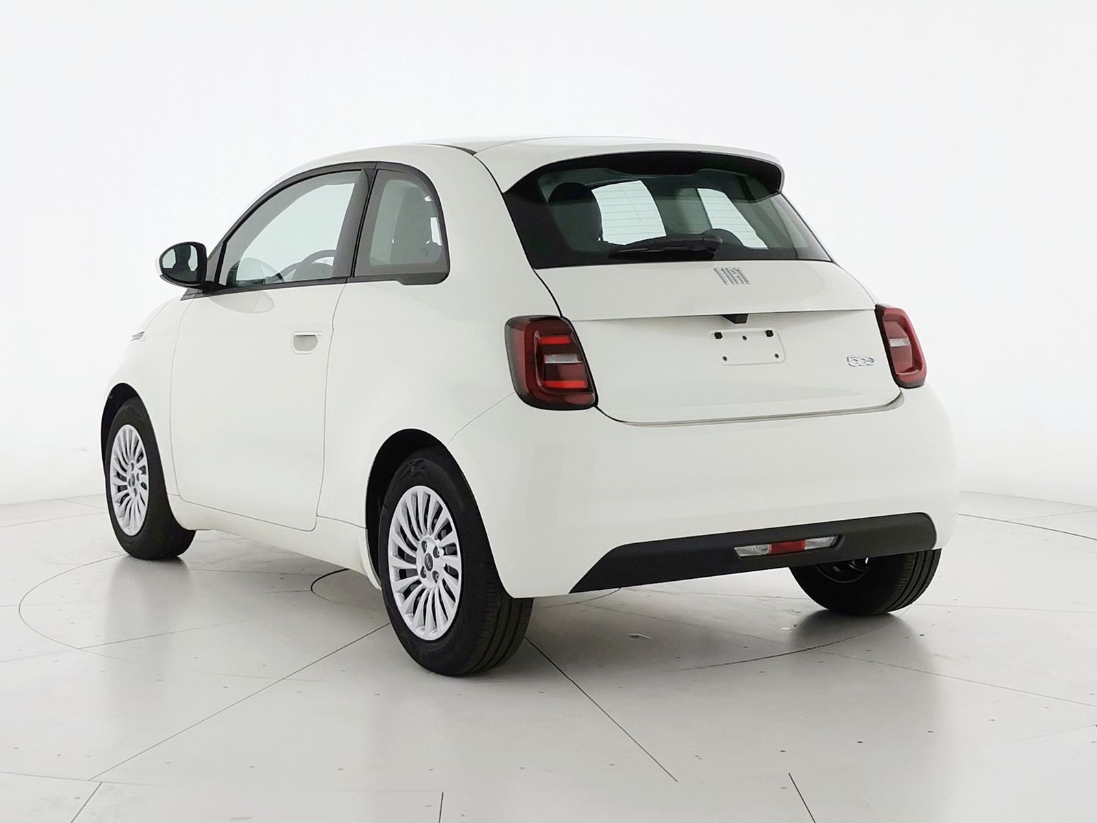 4 - Fiat 500 500e 42 kwh