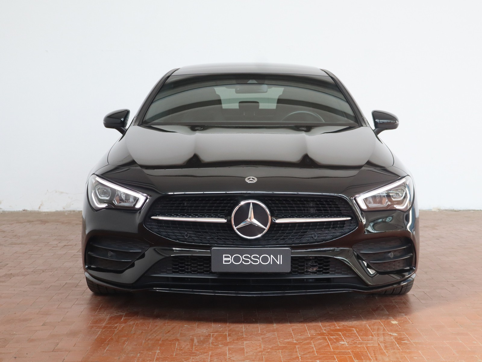 2 - Mercedes CLA coupe 200 d night edition 4matic 8g-dct