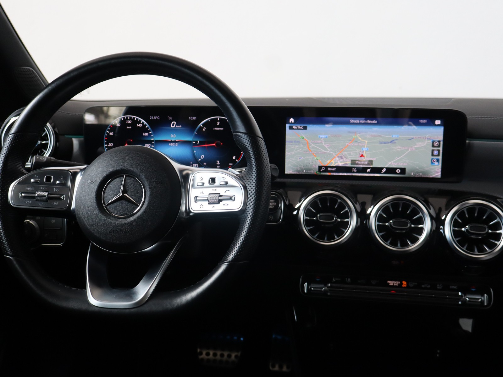 12 - Mercedes CLA coupe 200 d night edition 4matic 8g-dct