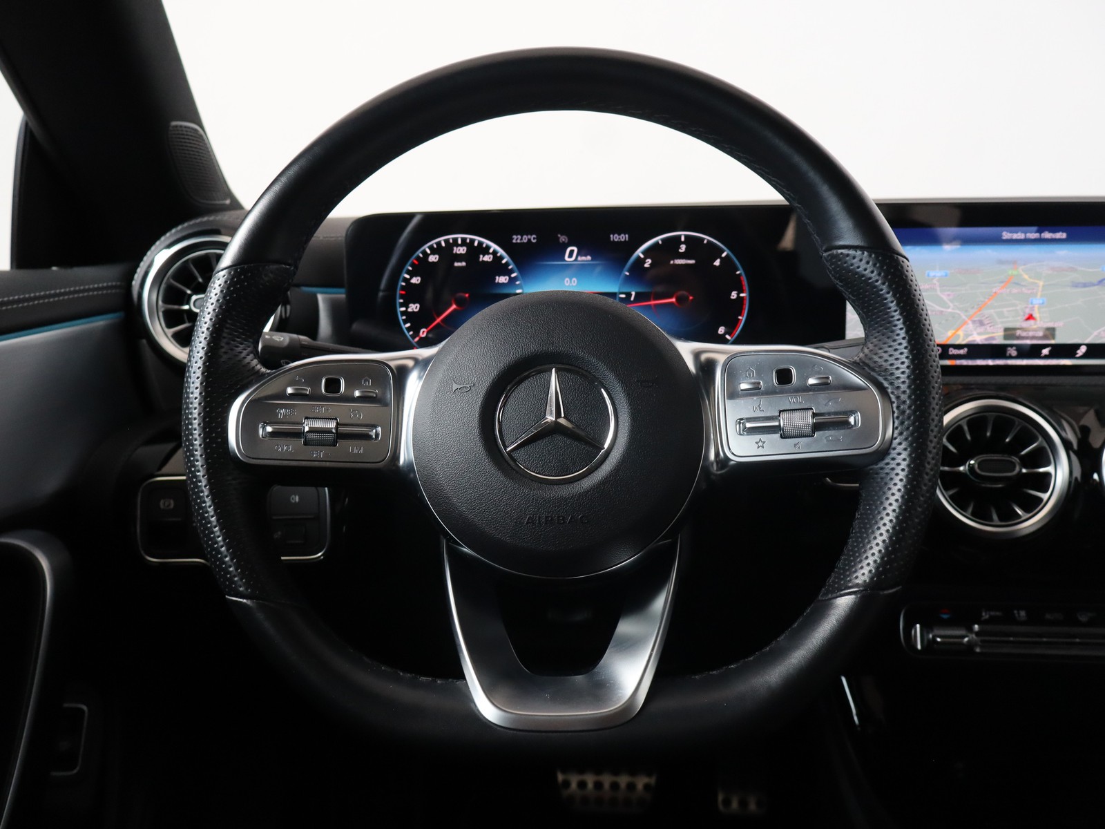16 - Mercedes CLA coupe 200 d night edition 4matic 8g-dct