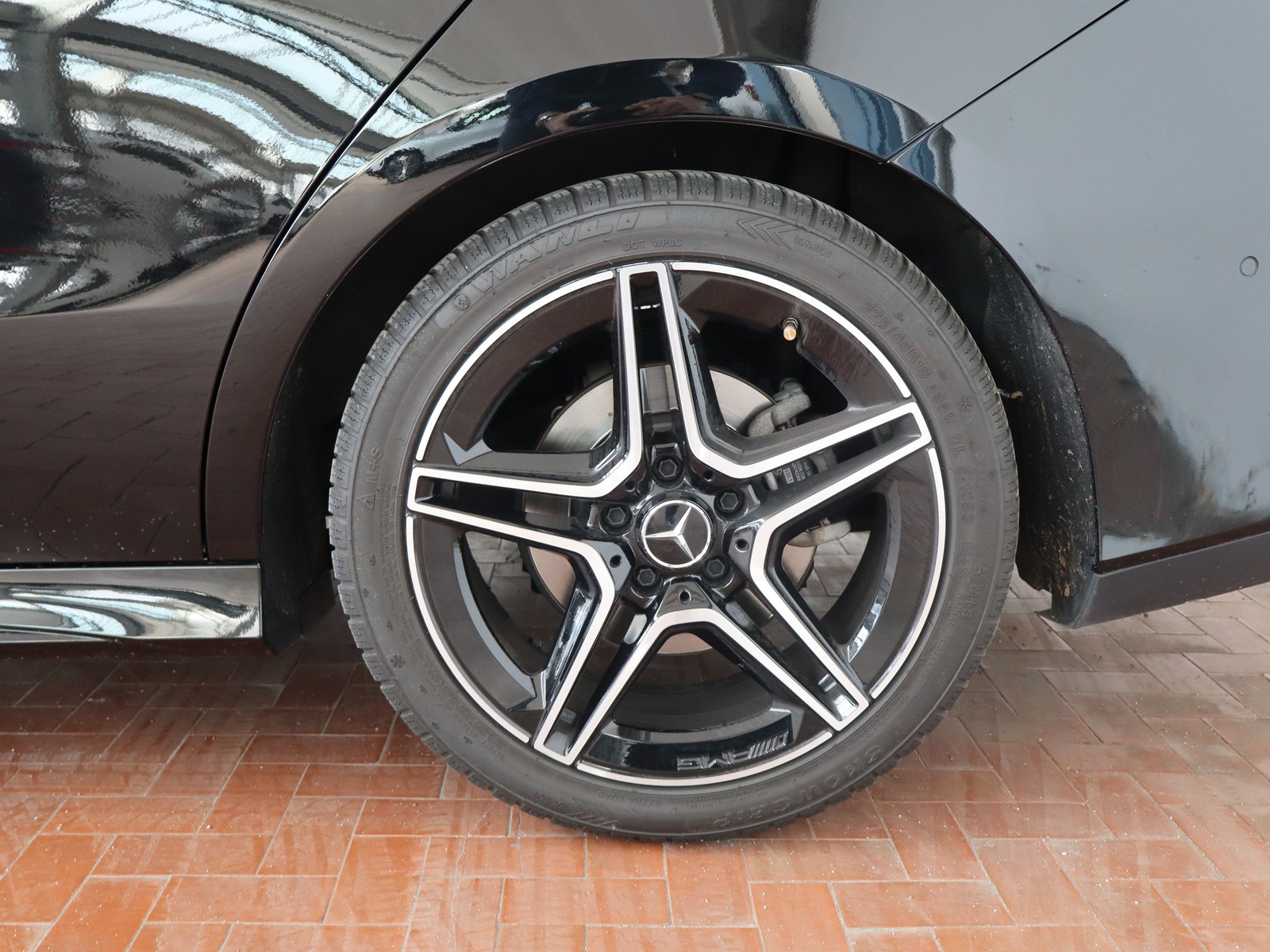 4 - Mercedes CLA coupe 200 d night edition 4matic 8g-dct