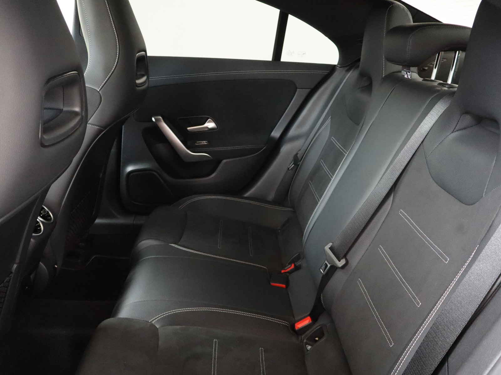 8 - Mercedes CLA coupe 200 d night edition 4matic 8g-dct