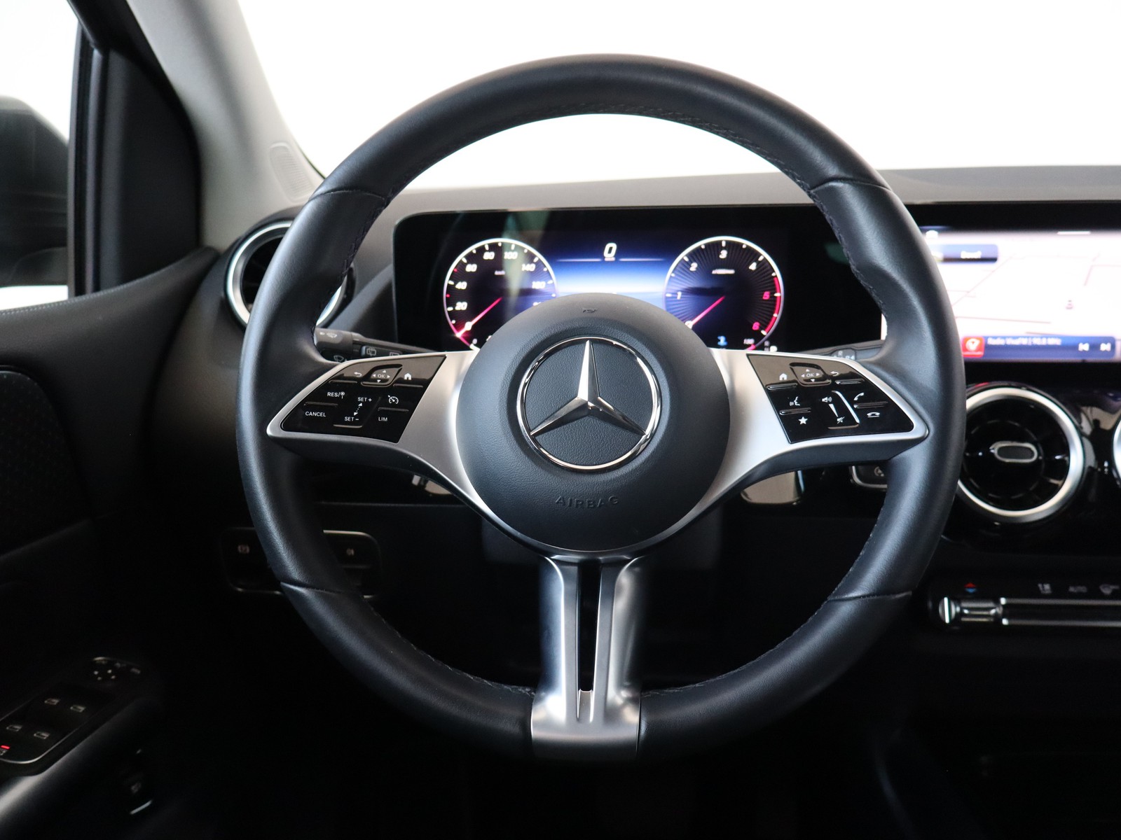 17 - Mercedes Classe B 180 d progressive advanced 8g-dct