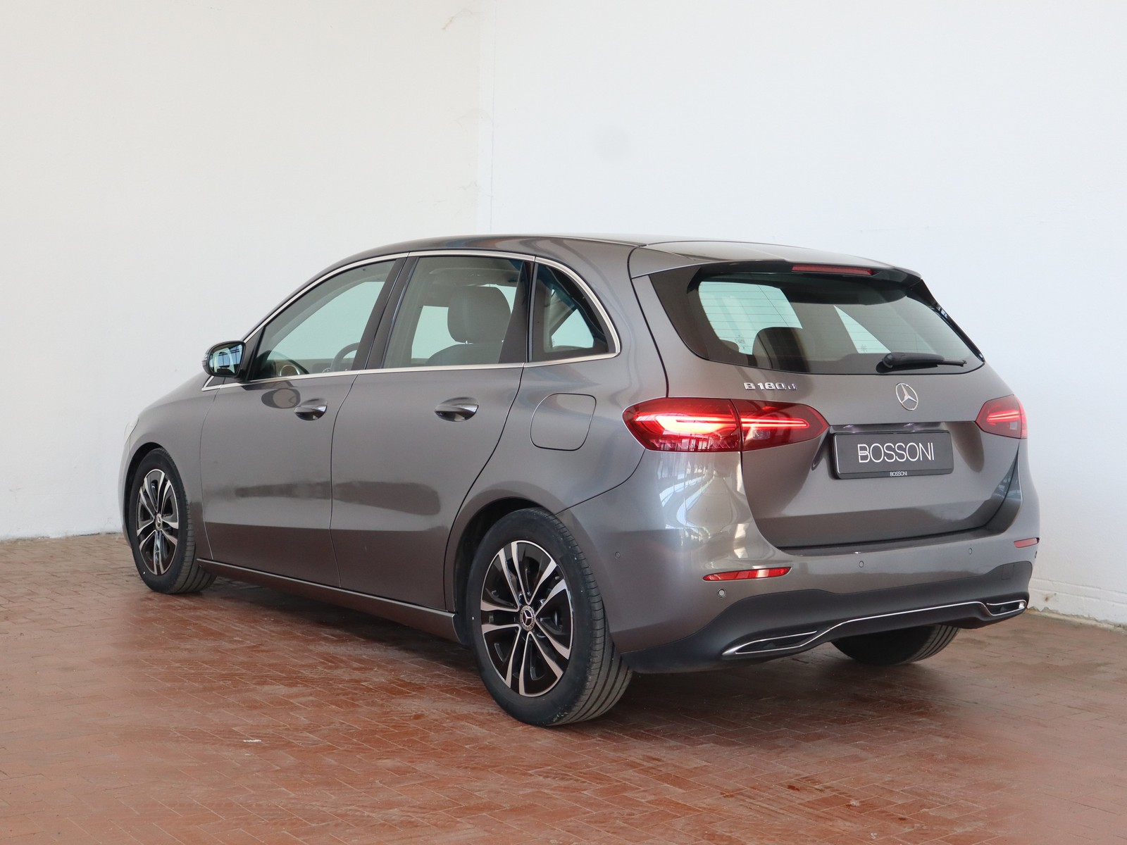5 - Mercedes Classe B 180 d progressive advanced 8g-dct