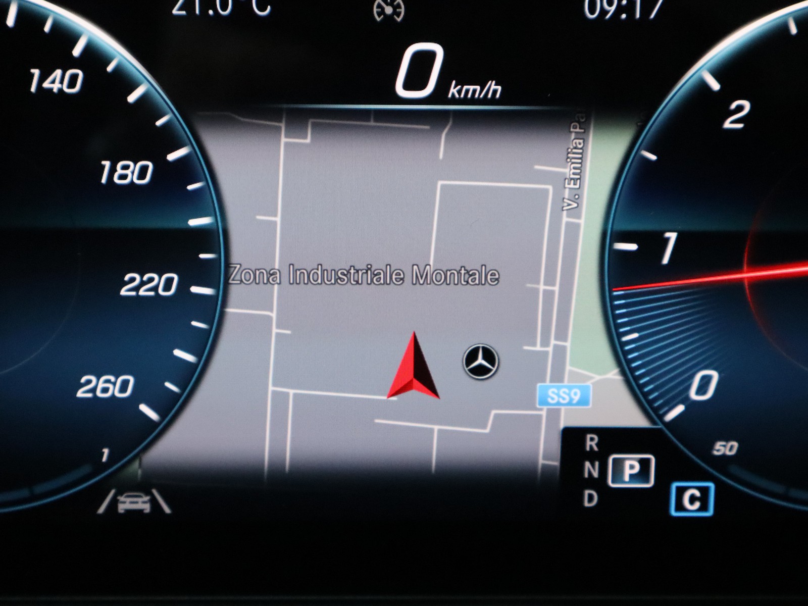 15 - Mercedes GLA 180 d premium 8g-dct