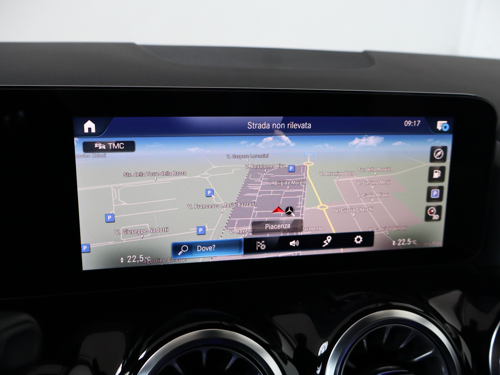 10 - Mercedes GLA 180 d premium 8g-dct