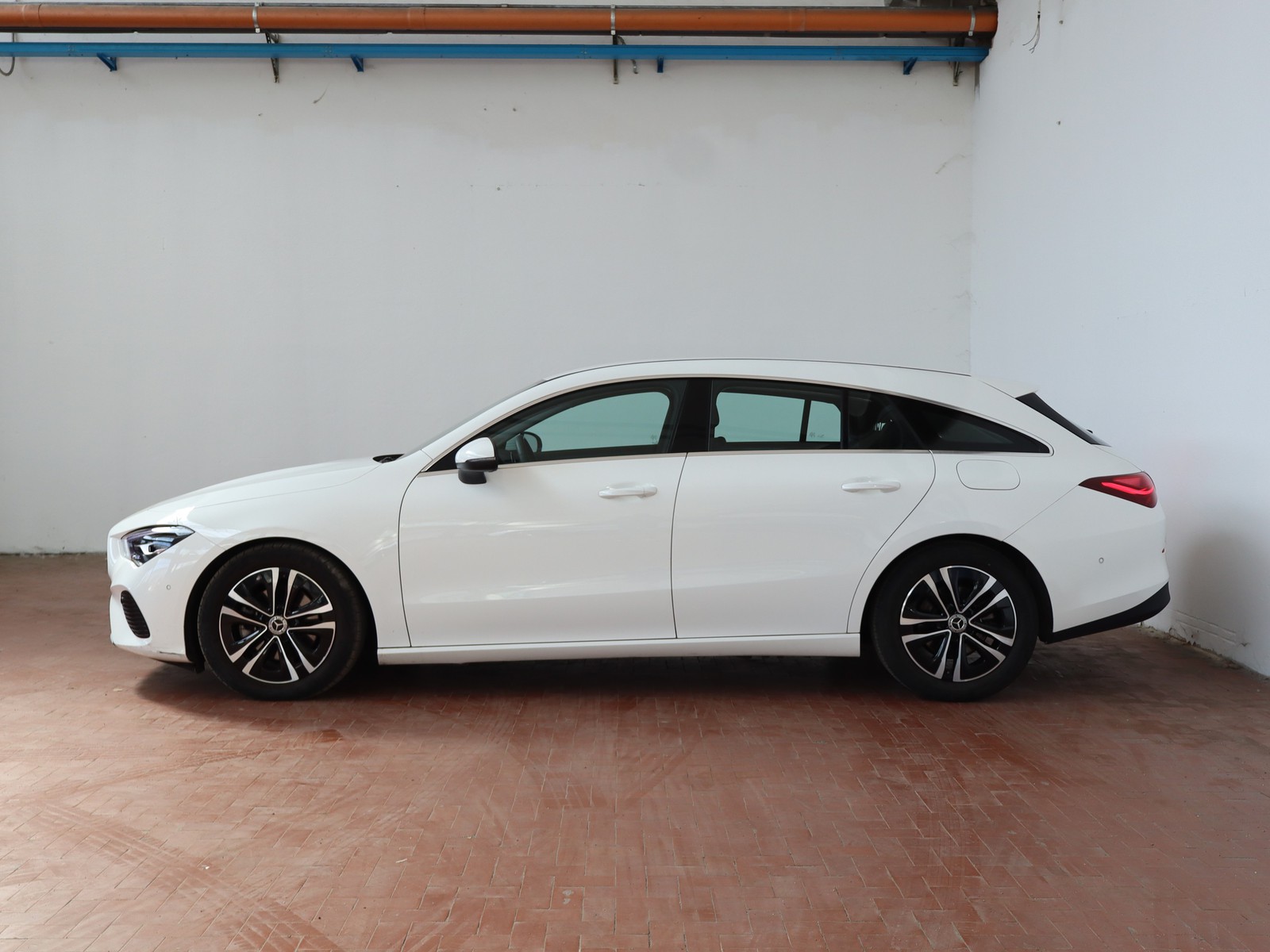 3 - Mercedes CLA shooting brake 180 d advanced 8g-dct