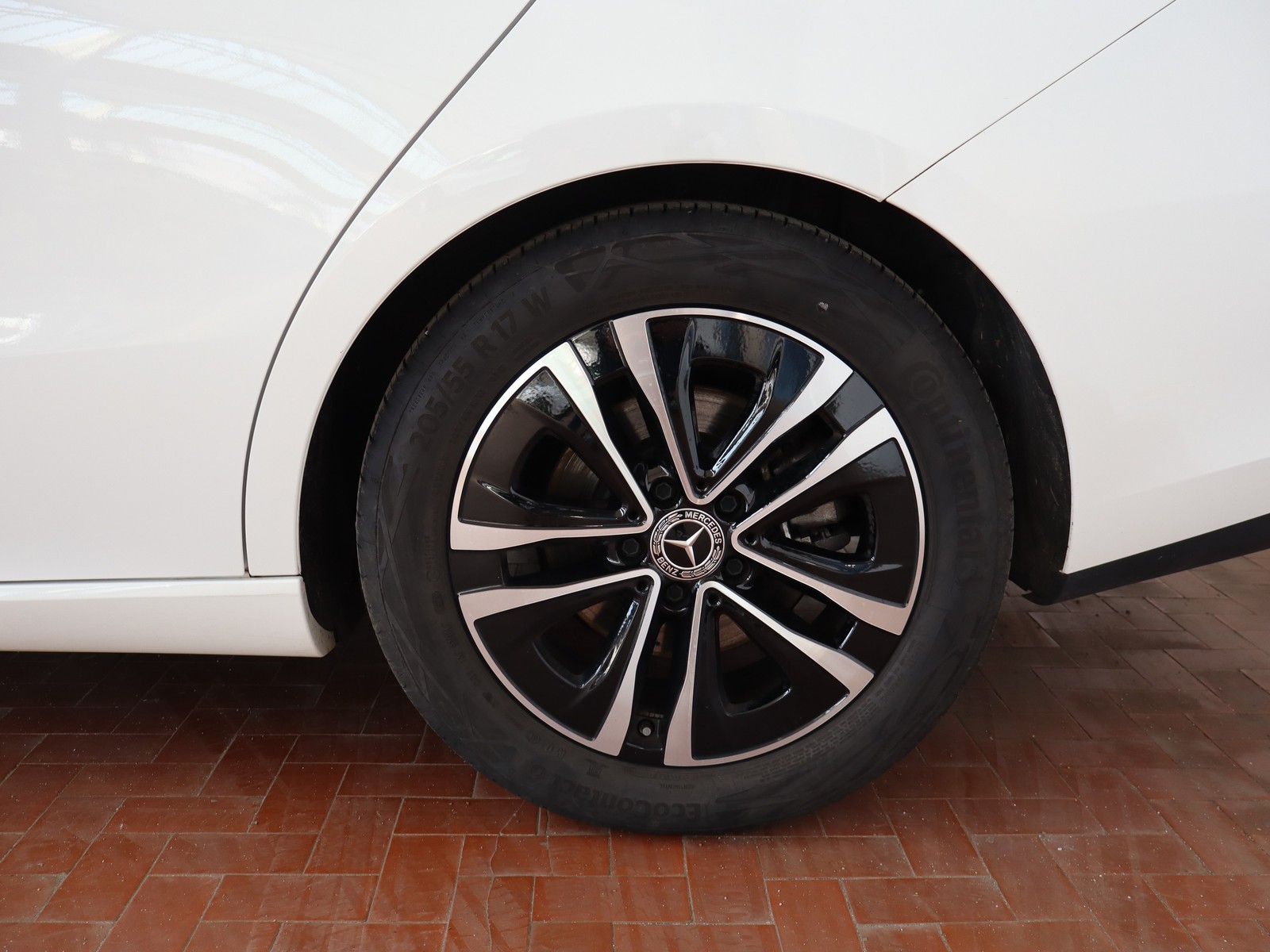 4 - Mercedes CLA shooting brake 180 d advanced 8g-dct