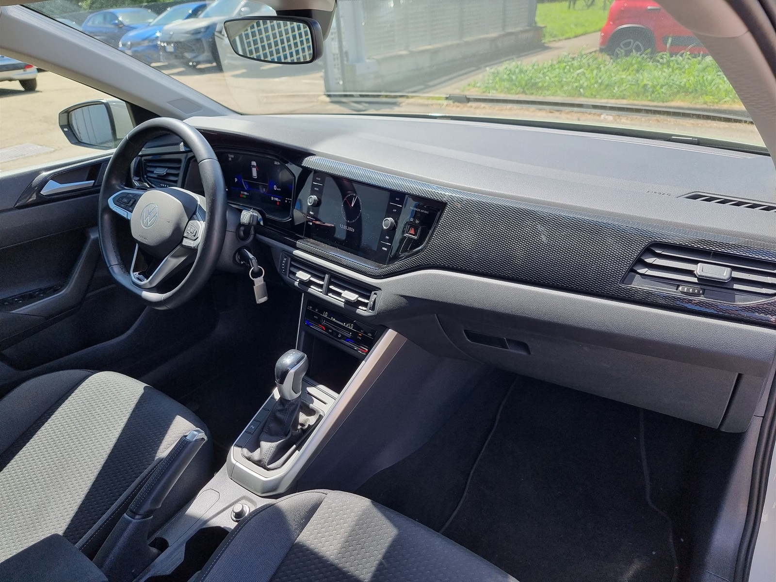 11 - Volkswagen Polo 1.0 tsi 95cv life dsg